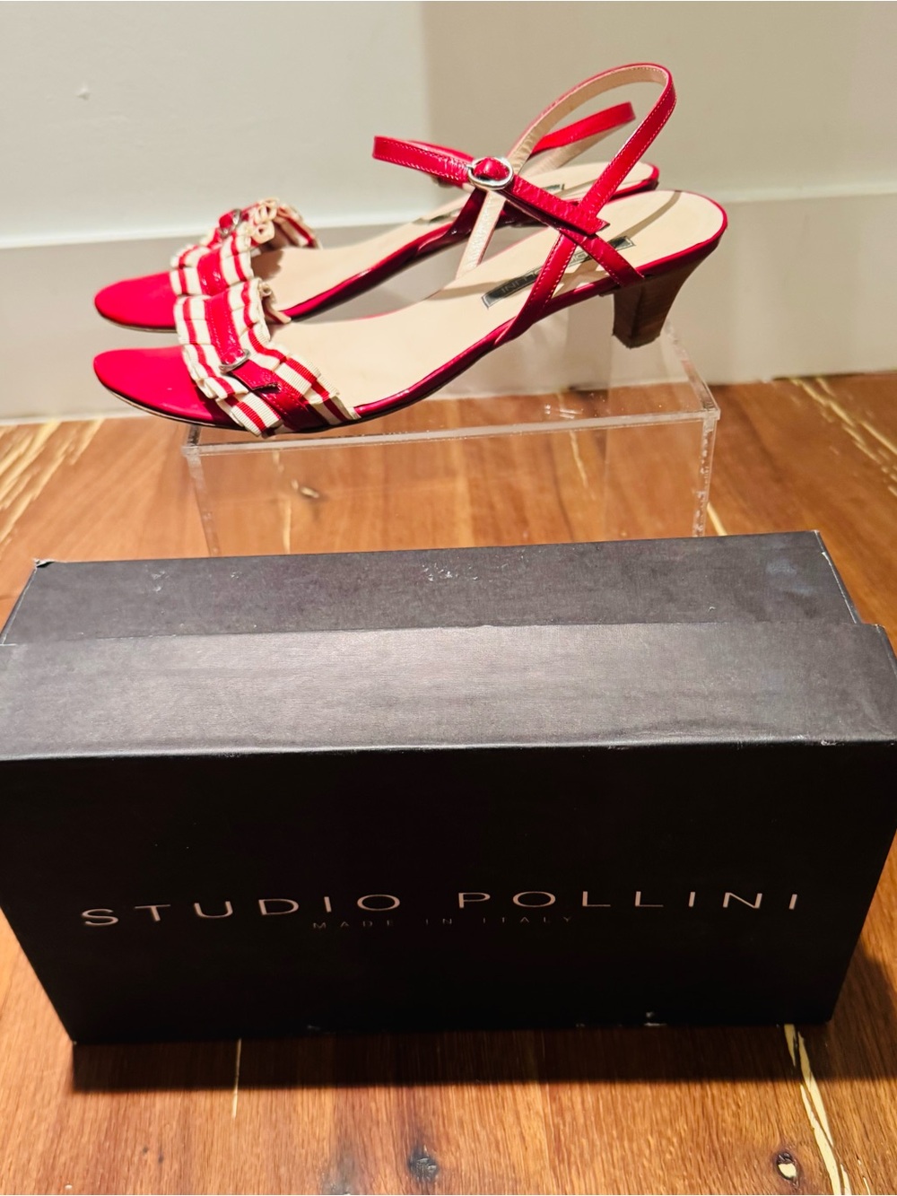 Studio Pollini Red Patent Ruffle Slingback Sandals. Size 40.
♥️
Dolce Vita!